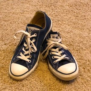 Women’s Low rise Navy Converse sneakers